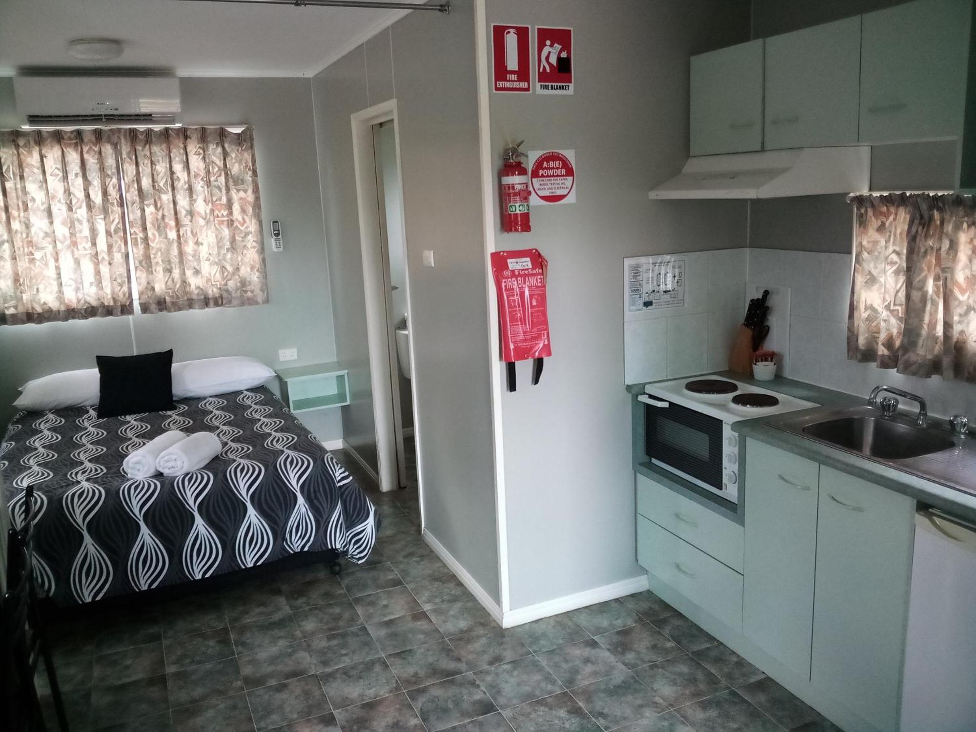 Bushchooks Travellers Village Bororen Pokoj fotografie
